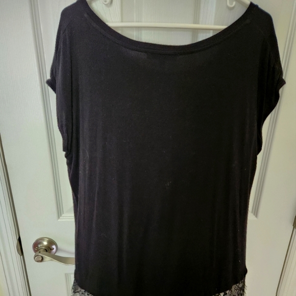 Rose + Olive Scoop Neck Tee with lace trim layered look XL - Picture 5 of 5